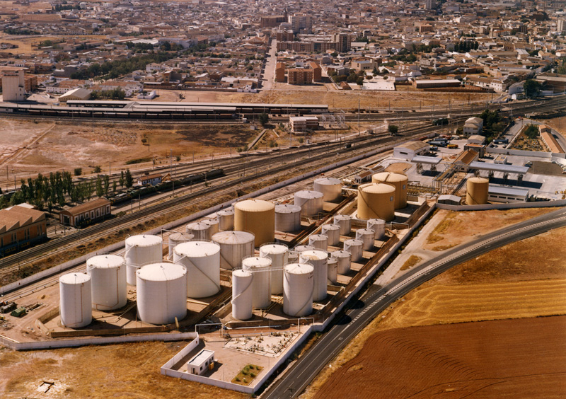 Instalación de almacenamiento de Alcázar de San Juan. 1985. (Propiedad: CLH, Archivo Histórico de CAMPSA)
