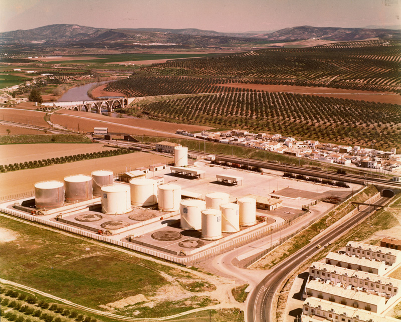Instalación de almacenamiento de Linares-2 (Jaén). (Propiedad: CLH, Archivo Histórico de CAMPSA)
