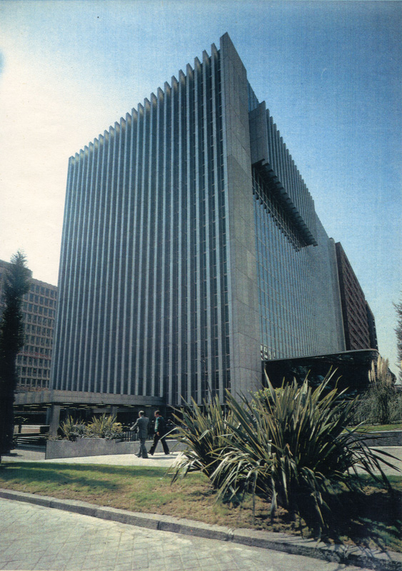 Edificio de la Sede Central de CAMPSA. Capitán Haya, número 41. Madrid. (Propiedad: CLH, Archivo Histórico de CAMPSA)
